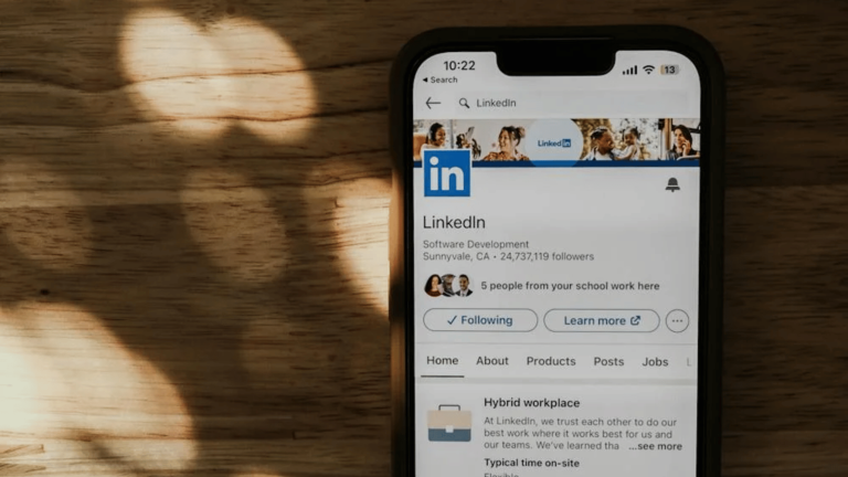 Ghostwriting for LinkedIn – 7 Signs You Need to Hire a Professional Ghostwriter