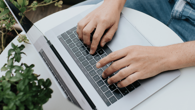 How Ghostwriting Works? Complete Guide For Future Industry Influencers